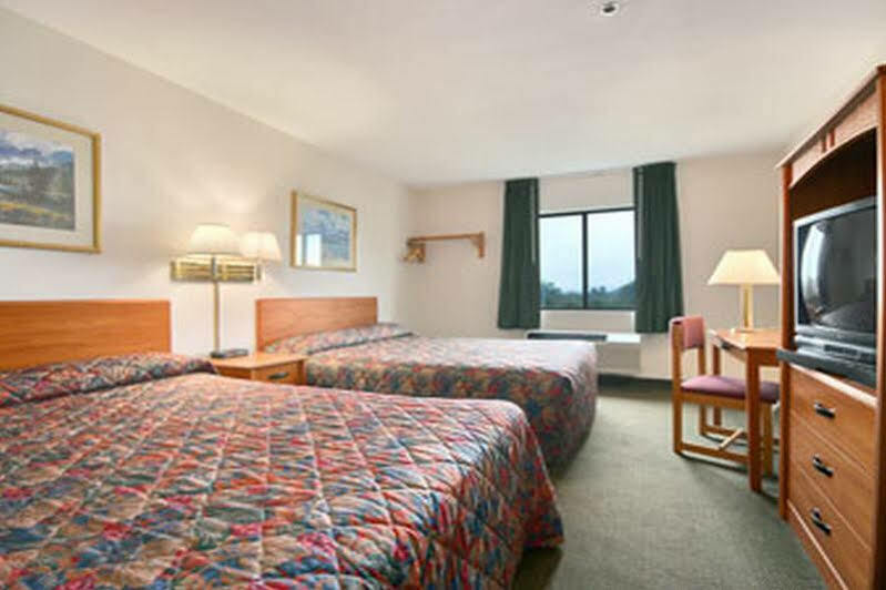 Super 8 By Wyndham Hotel Bedford